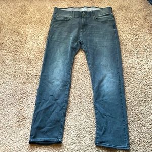 Lee’s pants slim straight!